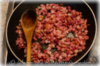 Rustikalsalat mit Karotffeln, Bohnen und gegrilltem Speck
