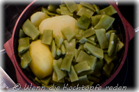 Rustikalsalat mit Karotffeln, Bohnen und gegrilltem Speck